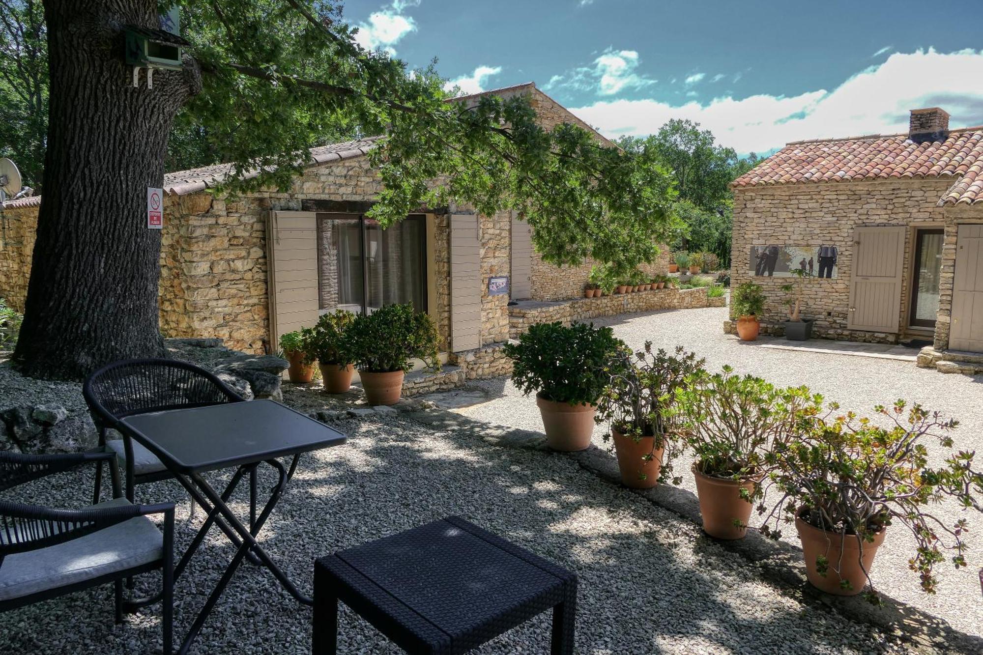 Le Hameau Fleur De Pierres , Chambre , Gite Et Table D'Hotes Murs  Екстериор снимка