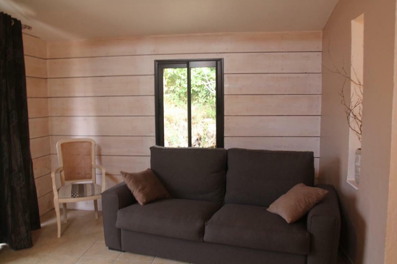 Le Hameau Fleur De Pierres , Chambre , Gite Et Table D'Hotes Murs  Екстериор снимка